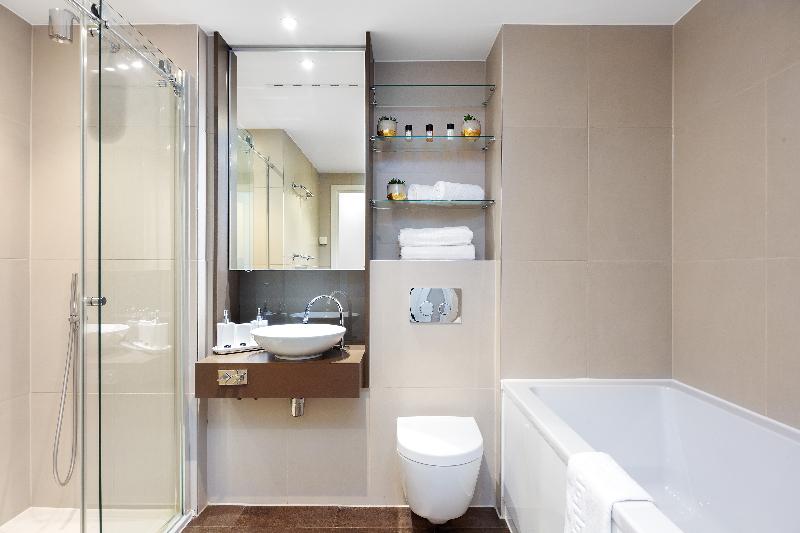 디럭스 룸, Reddoorz Premium At The Grand Peninsula Suites