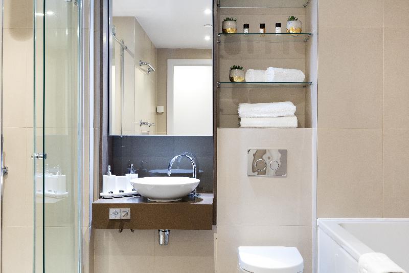 غرفة ديلوكس, Reddoorz Premium At The Grand Peninsula Suites