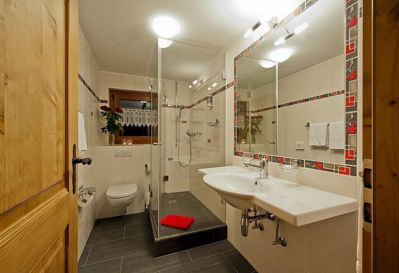 اتاق استاندارد سه نفره, La Vallée Hôtel &spa