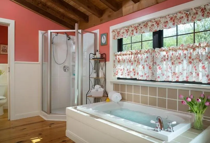 キングサイズベッドのスタンダードルーム, Tiffany S Bed And Breakfast