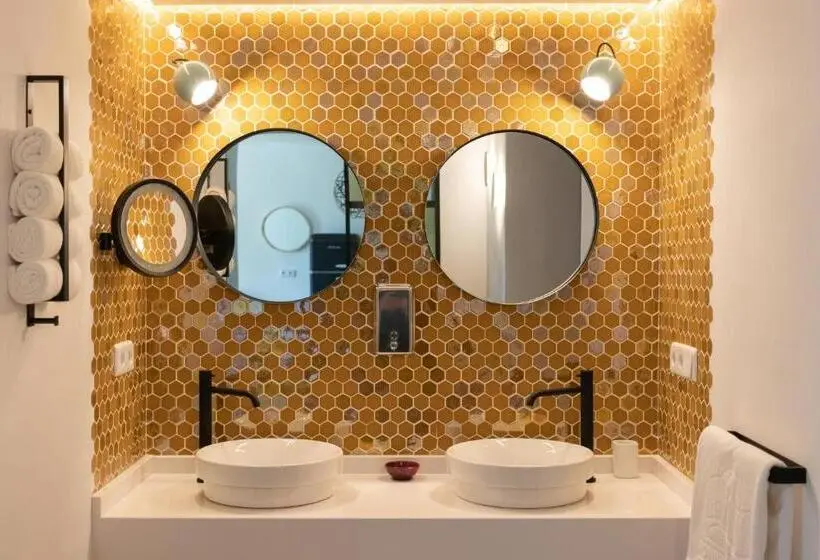 2 Bedroom Premium Apartment with Balcony, Aparthotel Boutique Poniente Playa