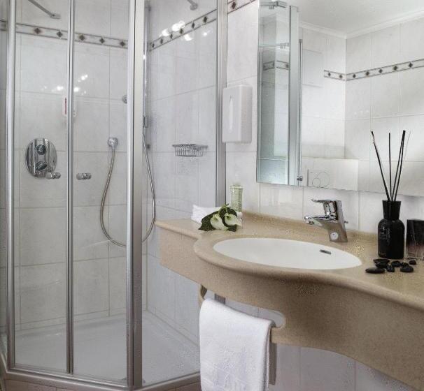 Номер Стандарт с Балконом, Flair Hotel Adlerbad