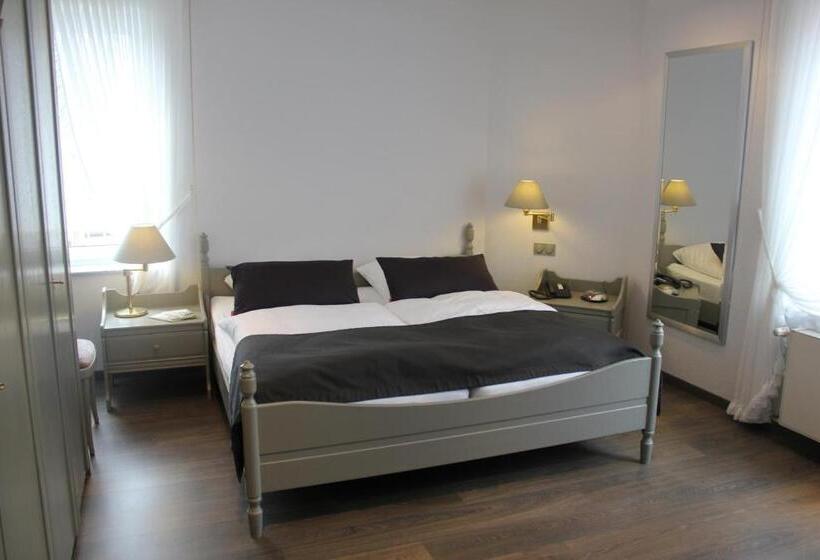 スタンダードルーム, Goldener Stern