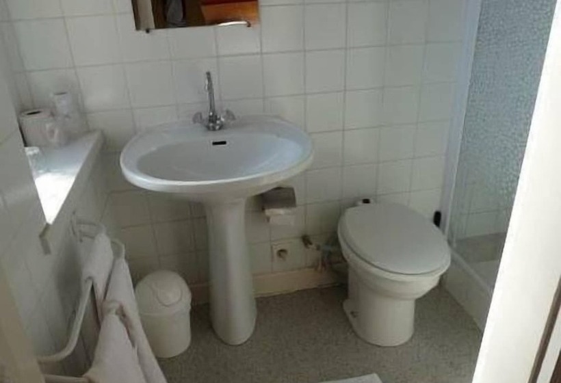 스탠다드 룸, Hôtel Du Commerce