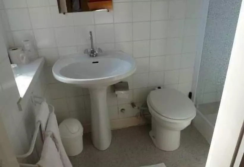Standard Room, Hôtel Du Commerce