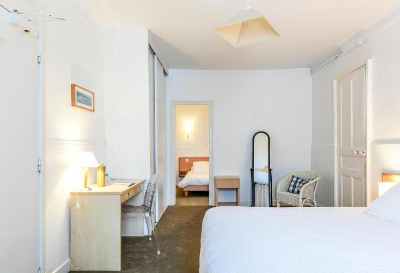 חדר משפחתי מקשר, Hôtel Val Flores Logis