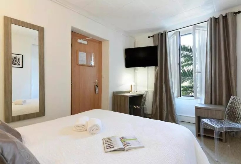 コンフォートルーム, Hôtel Val Flores Logis