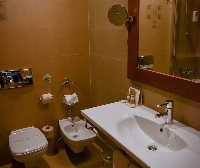 سوییت با چشمانداز دریا, Iaki Conference & Spa