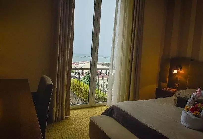 سوییت با چشمانداز دریا, Iaki Conference & Spa
