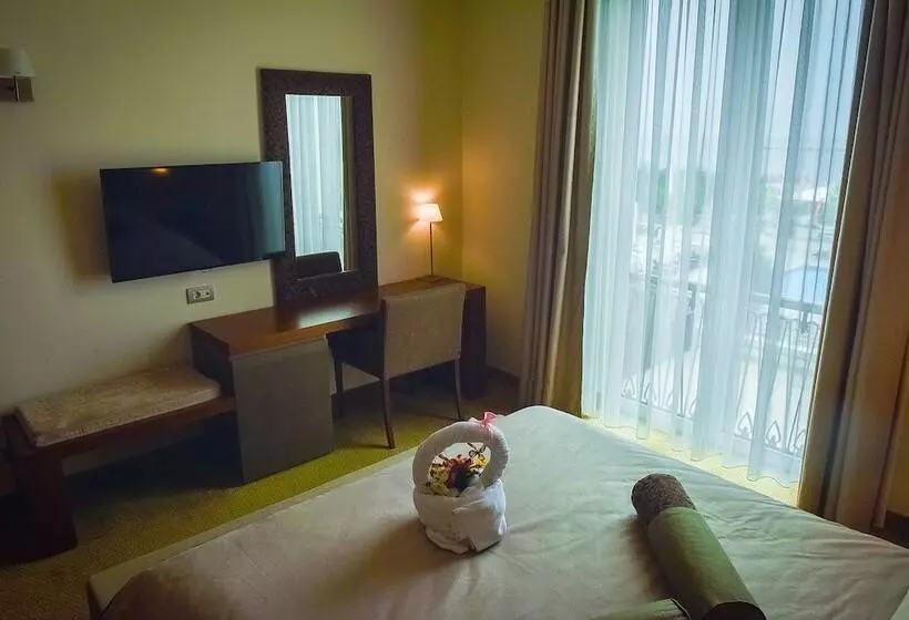 سوییت با چشمانداز دریا, Iaki Conference & Spa