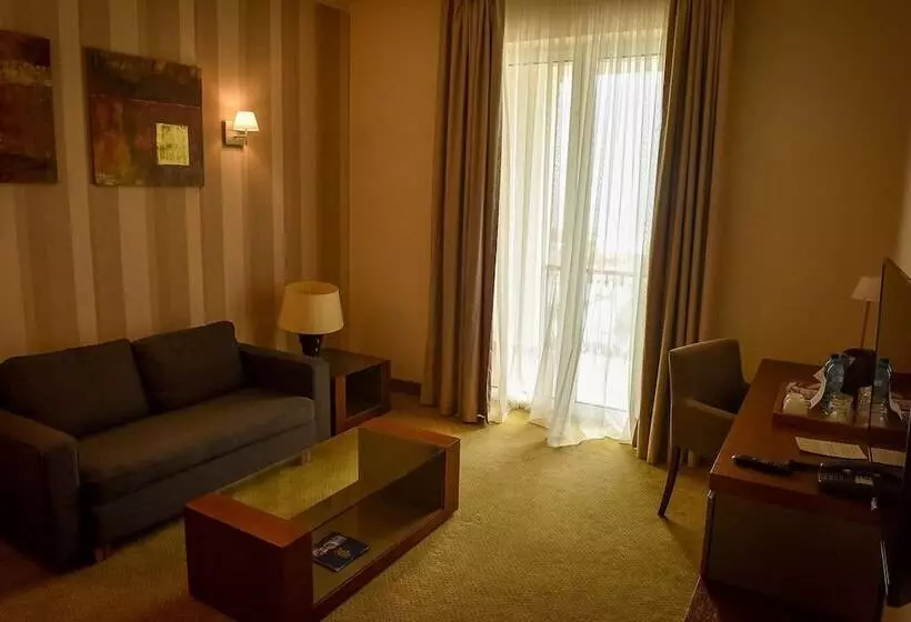 سوییت با چشمانداز دریا, Iaki Conference & Spa