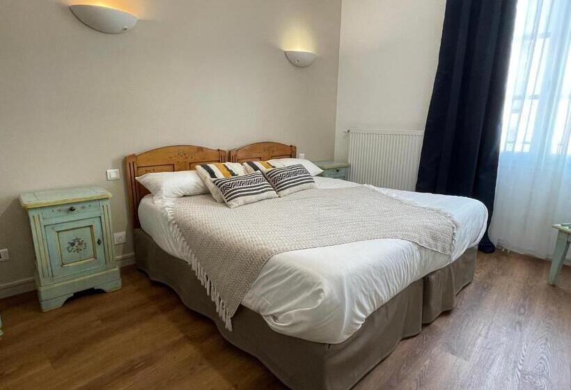 Standard Szoba King Size Bed, Logis Hôtel De La Tête Noire