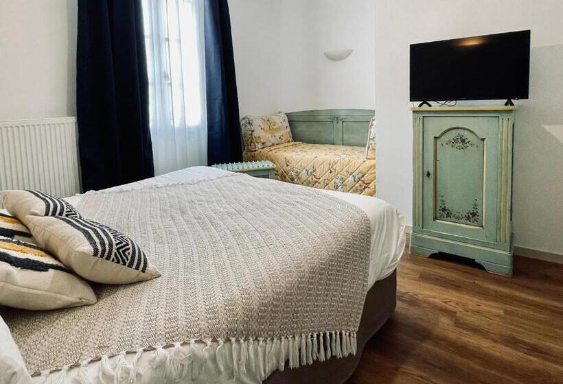 Standard Szoba King Size Bed, Logis Hôtel De La Tête Noire