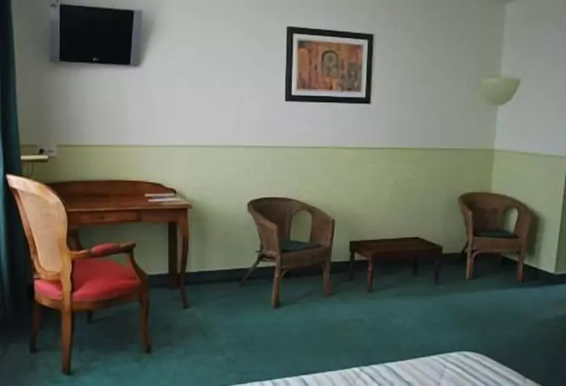 スタンダード４人部屋, Logis Hôtel & Restaurant   Le Normandie