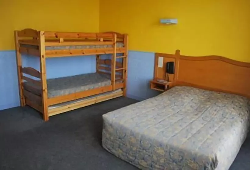 スタンダード４人部屋, Logis Hôtel & Restaurant   Le Normandie