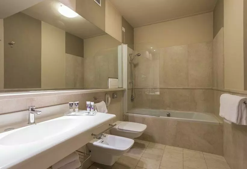 Deluxe Kolmen Hengen Huone, Th Tirrenia   Green Park Resort