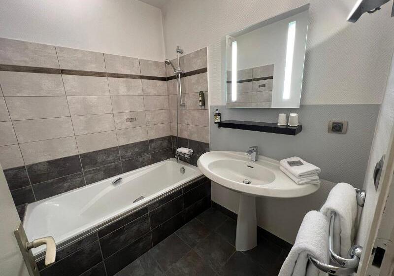 חדר סטנדרט, Logis Hotel Restaurant Saint Romain