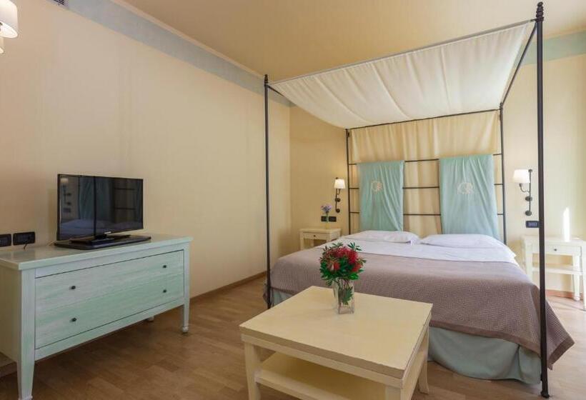 四人高级间, Th Tirrenia   Green Park Resort