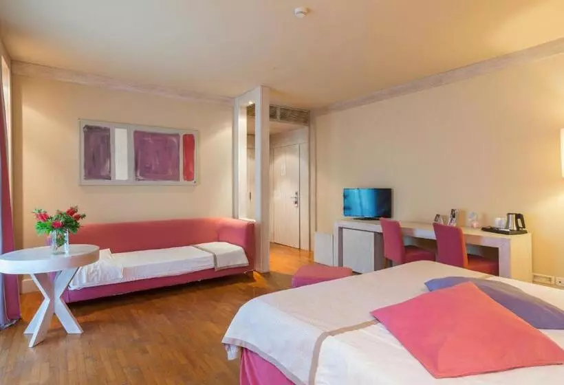 Deluxe Kolmen Hengen Huone, Th Tirrenia   Green Park Resort