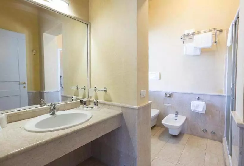 Deluxe Neljän Hengen Huone, Th Tirrenia   Green Park Resort