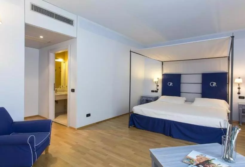 Deluxe Neljän Hengen Huone, Th Tirrenia   Green Park Resort