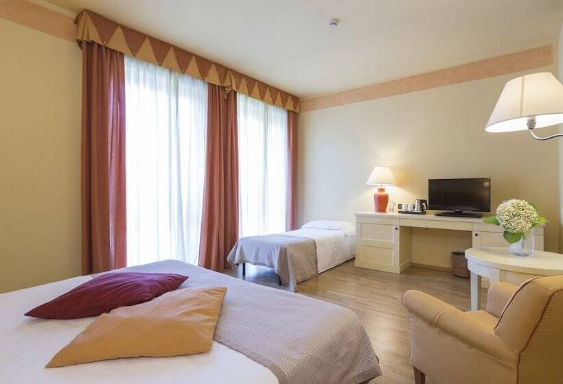 高级三人间, Th Tirrenia   Green Park Resort