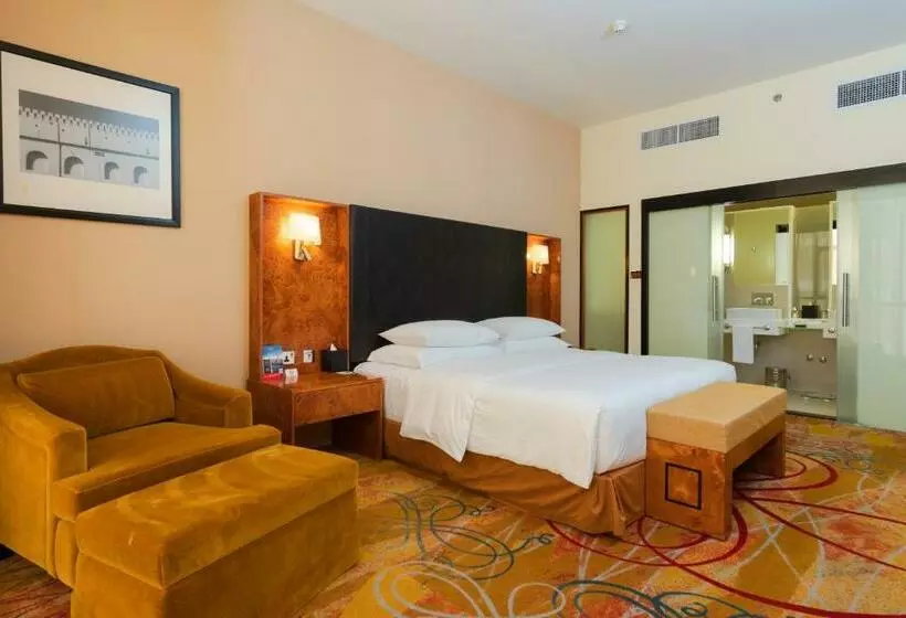 سوییت لوکس, Millennium Airport Hotel Dubai
