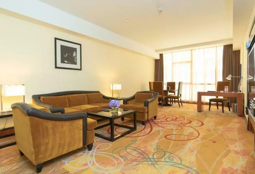 سوییت لوکس, Millennium Airport Hotel Dubai