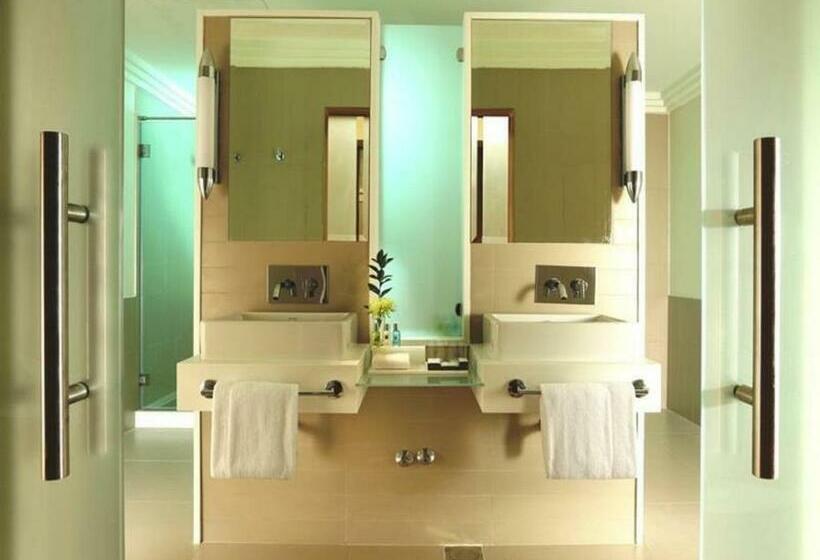 سوییت لوکس, Millennium Airport Hotel Dubai