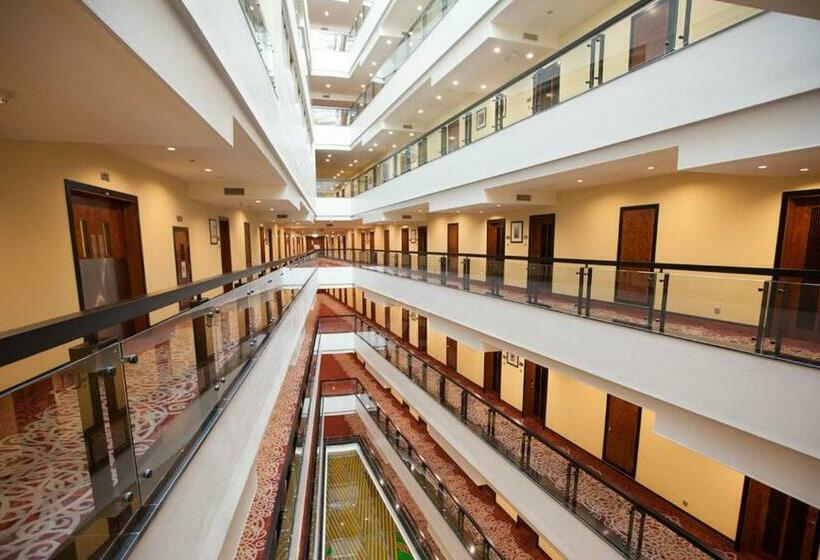 اتاق لوکس با تخت بزرگ, Millennium Airport Hotel Dubai