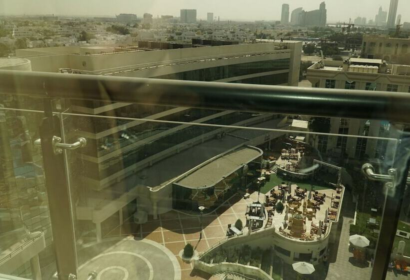 اتاق لوکس با تخت بزرگ, Millennium Airport Hotel Dubai