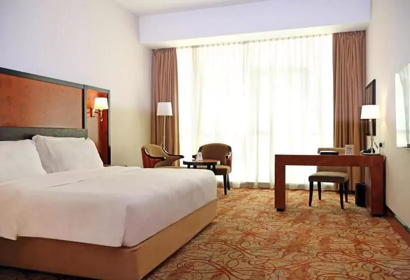 اتاق سوپریور با تخت بزرگ, Millennium Airport Hotel Dubai