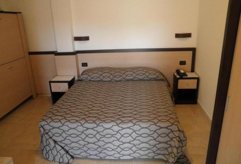 חדר סופריור לשלושה, Albergo Il Giardino