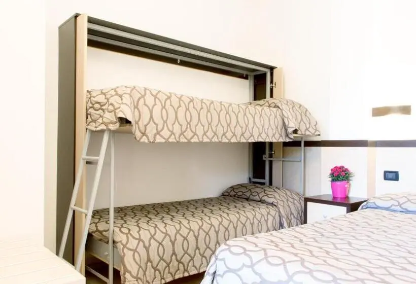 اتاق سوپریور چهار تخته, Albergo Il Giardino