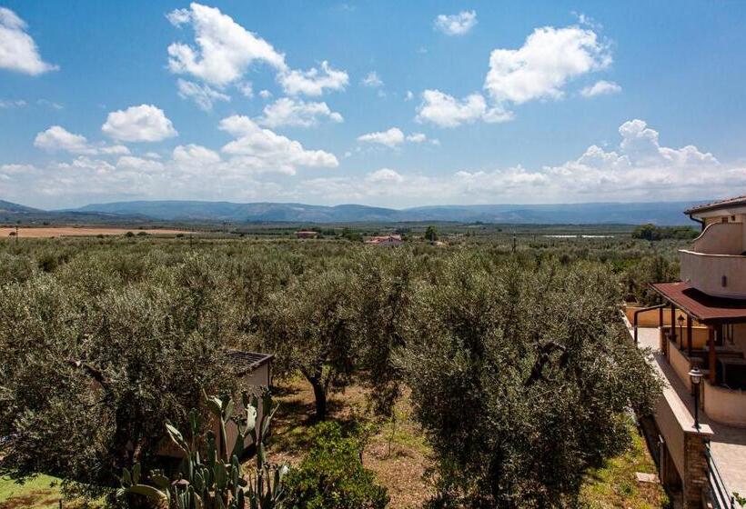 סוויטת ג'וניור עם טרסה, Albergo Il Giardino