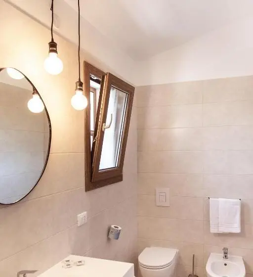 سوئیت جونیور با تراس, Albergo Il Giardino