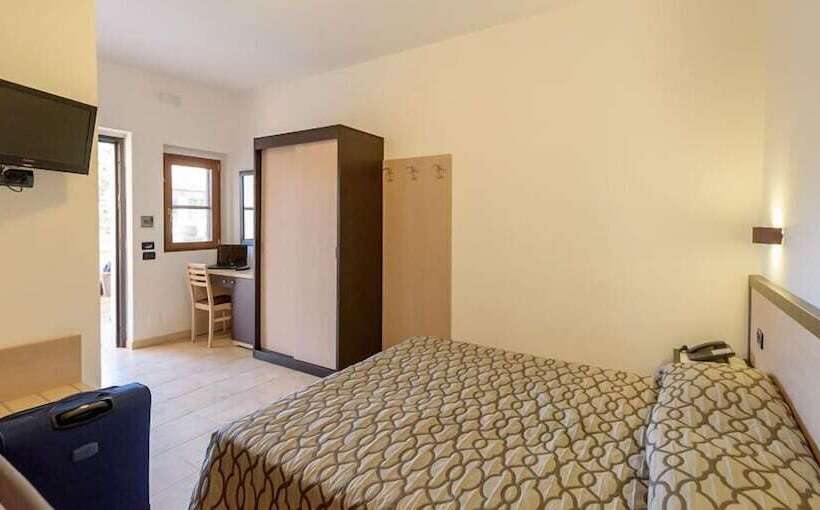 חדר סופריור לשלושה, Albergo Il Giardino