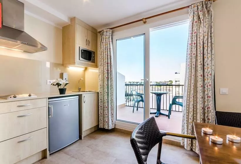 استودیوی استاندارد, Apartamentos Blancala