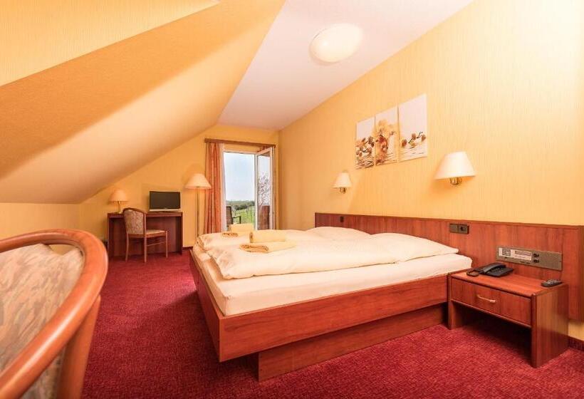 Номер Стандарт Вид на Сад, Berghotel Wilhelmsburg