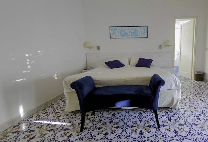 اتاق استاندارد با چشمانداز باغ, Bellavista