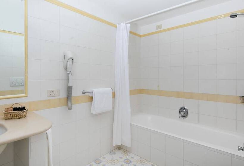 Полулюкс Вид на Море, Bellavista