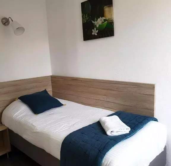 اتاق استاندارد یک نفره, Hôtel La Petite Bohème