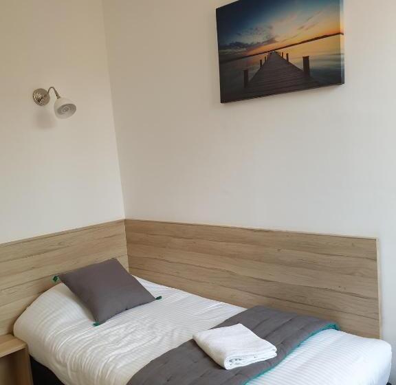 اتاق استاندارد یک نفره, Hôtel La Petite Bohème