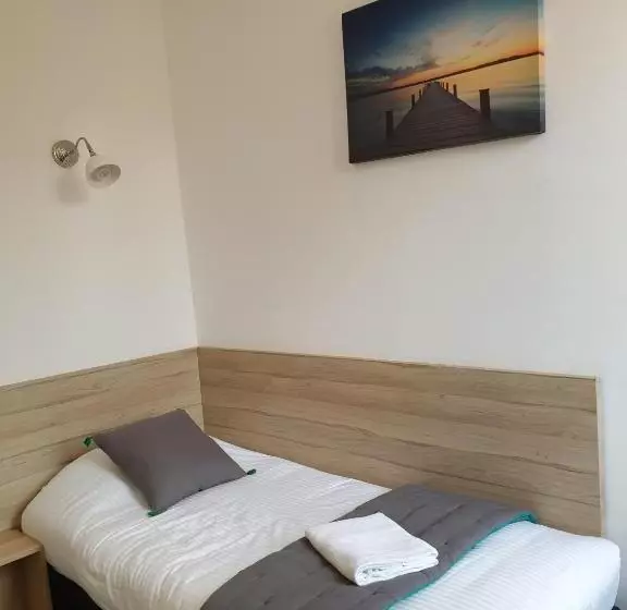 اتاق استاندارد یک نفره, Hôtel La Petite Bohème
