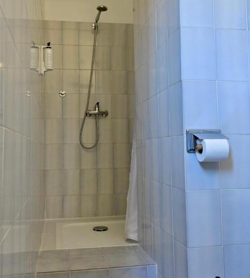 اتاق استاندارد یک نفره, Hôtel La Petite Bohème