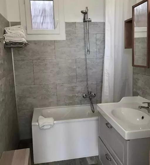 اتاق لوکس, Hôtel La Petite Bohème