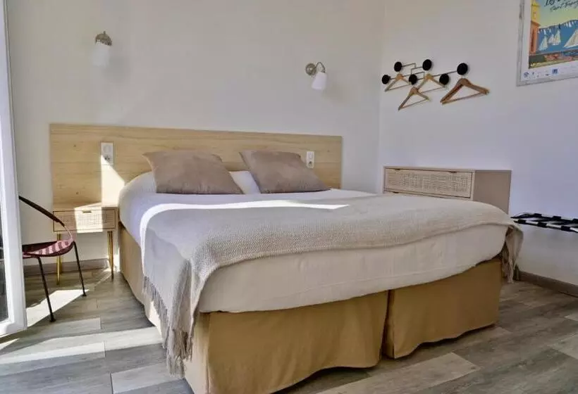 اتاق لوکس, Hôtel La Petite Bohème