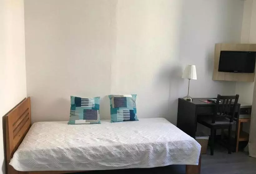 اتاق سوپریور سه تخته, Hôtel La Petite Bohème