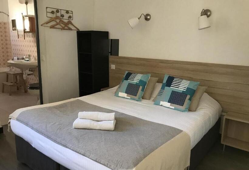 اتاق سوپریور سه تخته, Hôtel La Petite Bohème