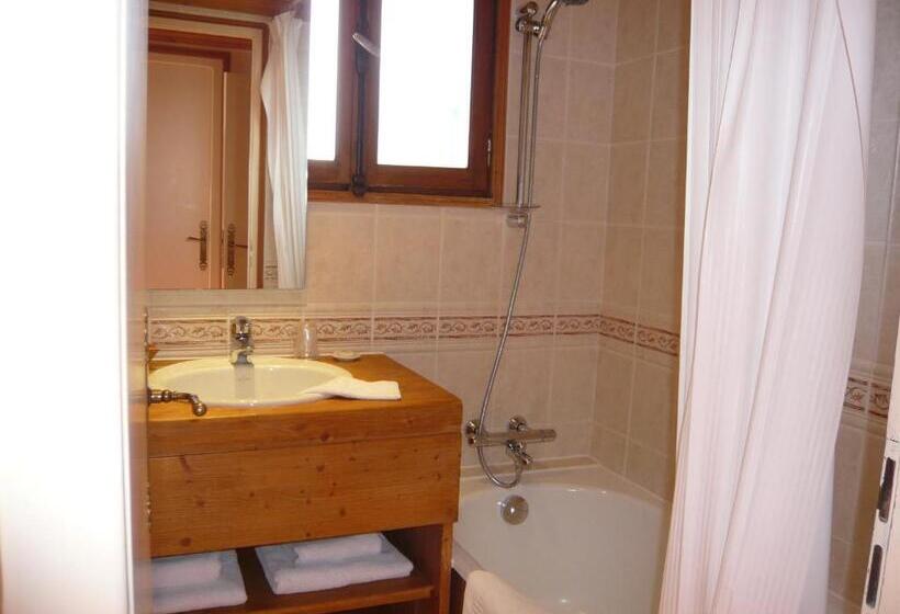 غرفة قياسية, Le Caprice Des Neiges